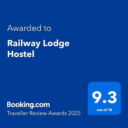 Railway Lodge Hostel Хатон Екстериор снимка